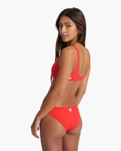 Aqua Triangle Top | Vermillion 9 Aqua Triangle Top | Vermillion -Vuori Sales Store VW708VER SP23 W ECOMM WATERTOPS TOP 0472 1x1 01802b0c c424 4170 b694 4a76a1f752d9