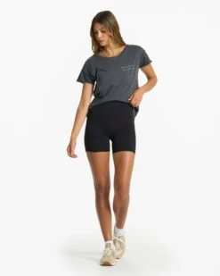 Script Tee | Charcoal -Vuori Sales Store VW988CCL FA22 W ECOMM FULL 0558